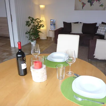 Apartment Weyl *