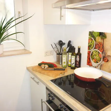 Weyl Apartment